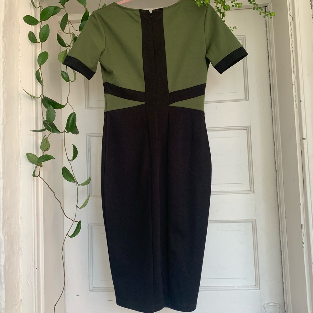 Color Block Bodycon Dress - Picture 4 of 7